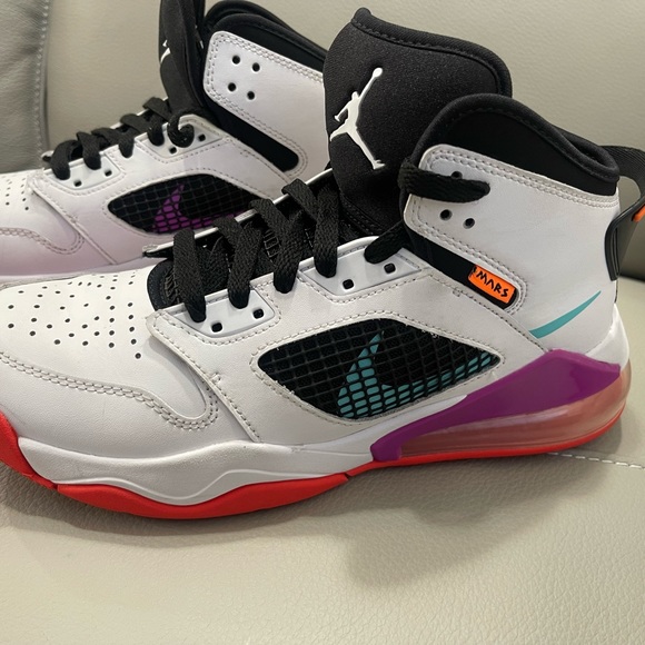 Nike Jordan Mars 270 - Picture 2 of 7